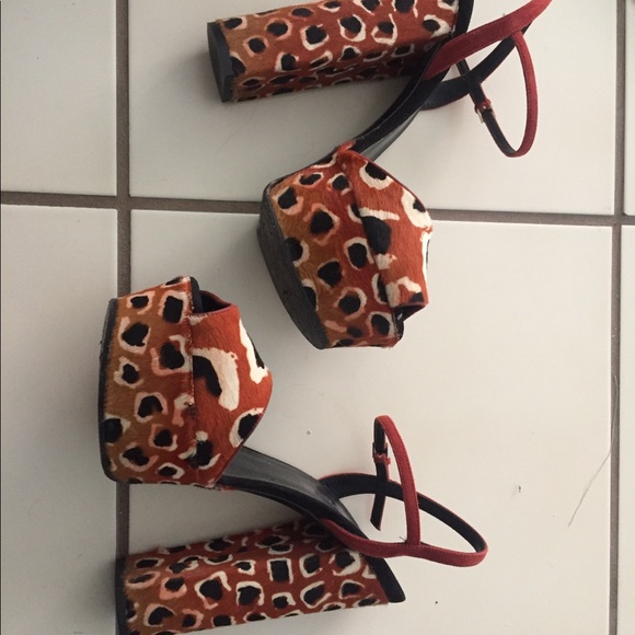 GUCCI DARK RED LEOPARD PRINT - Picture 2 of 6